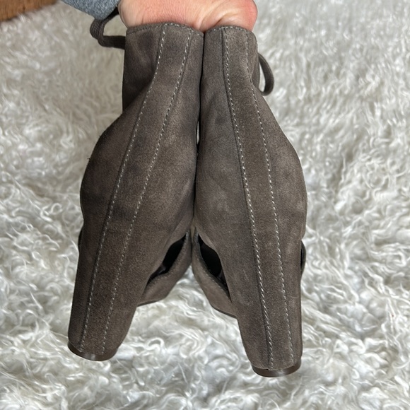 Lucky Brand Nellie Suede Leather Lace up Wedge Heel Booties/Boots 6 Taupe Gray - Picture 7 of 9